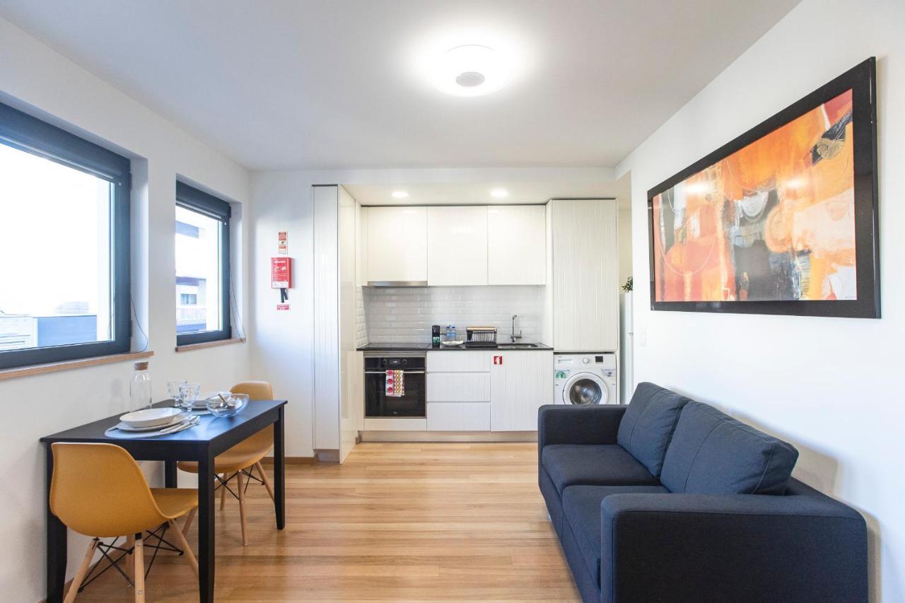 Homely Studio w/ AC near Marquês by LovelyStay Porto Exterior foto