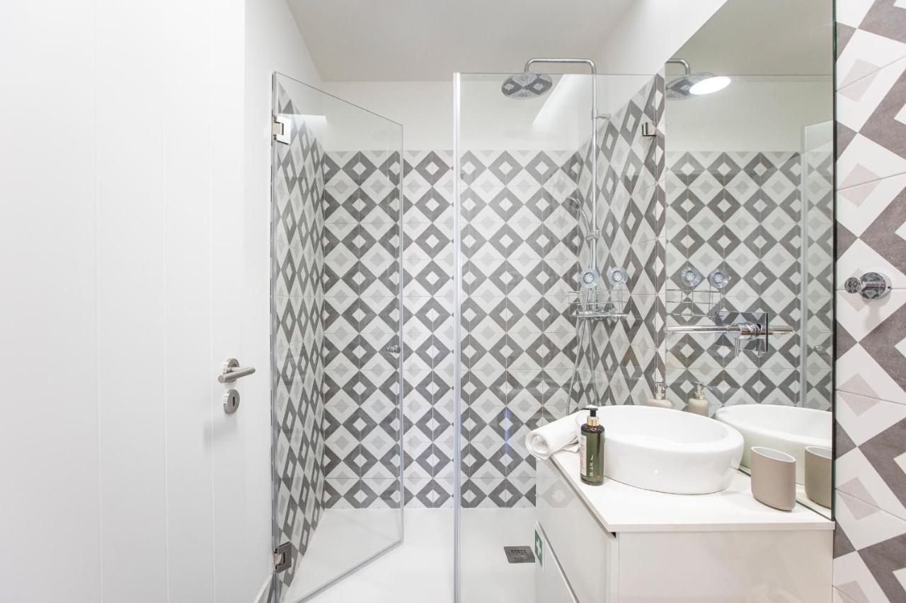 Homely Studio w/ AC near Marquês by LovelyStay Porto Exterior foto