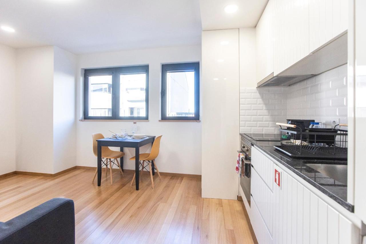 Homely Studio w/ AC near Marquês by LovelyStay Porto Exterior foto